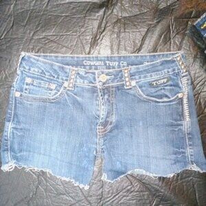 womens country tuff denim shorts size 31 33 with frayed hem and decorative studs